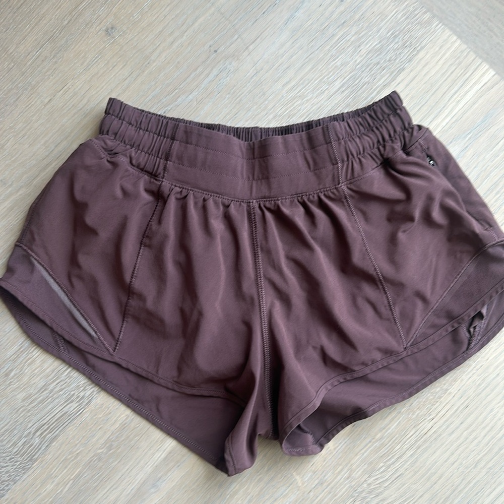 Lululemon Hotty Hot Shorts 2.5